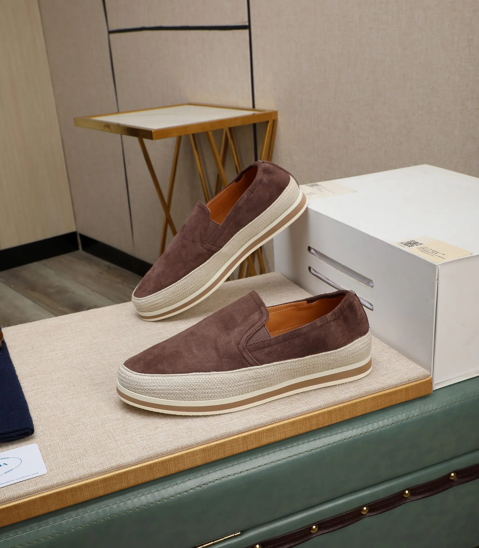 Men's men's shoes 💰460 high-end version. PRADA (Prada) men's casual style, compare the quality at the counter 🧚🏿♂️Imported cowhide fabric 🐎Water-dyed comfortable and soft cowhide lining for feet 🐂Genuine leather outsole with label 🎉 Size 38-44. Can be customized for 45💥🏆